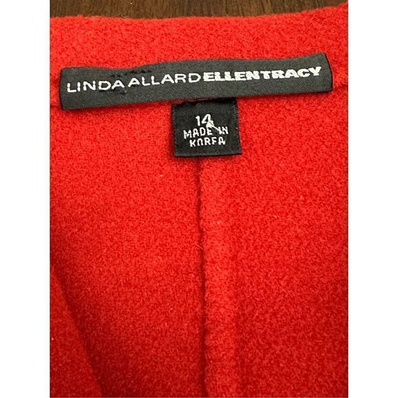 Linda Allard Ellen Tracy Size 14
Fleeced 100% Wool RED Blazer
Jacket Chic Lines - Picture 6 of 9